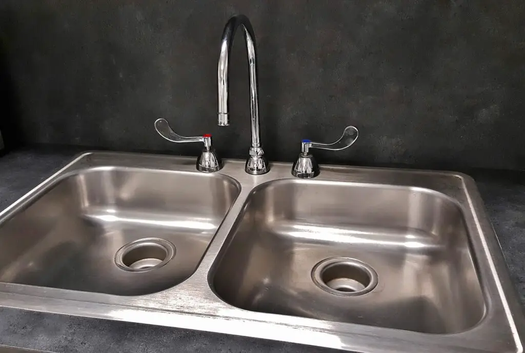 Are Kitchen Double Sinks Outdated?
