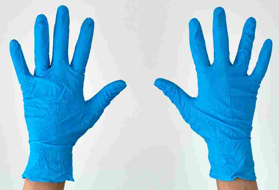 Do Kitchen Gloves Conduct Electricity